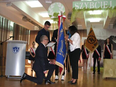 Sztandar dla SP 3 (3)